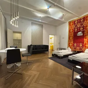 berlin-central-70s-style.find-berlin-hotels.com/